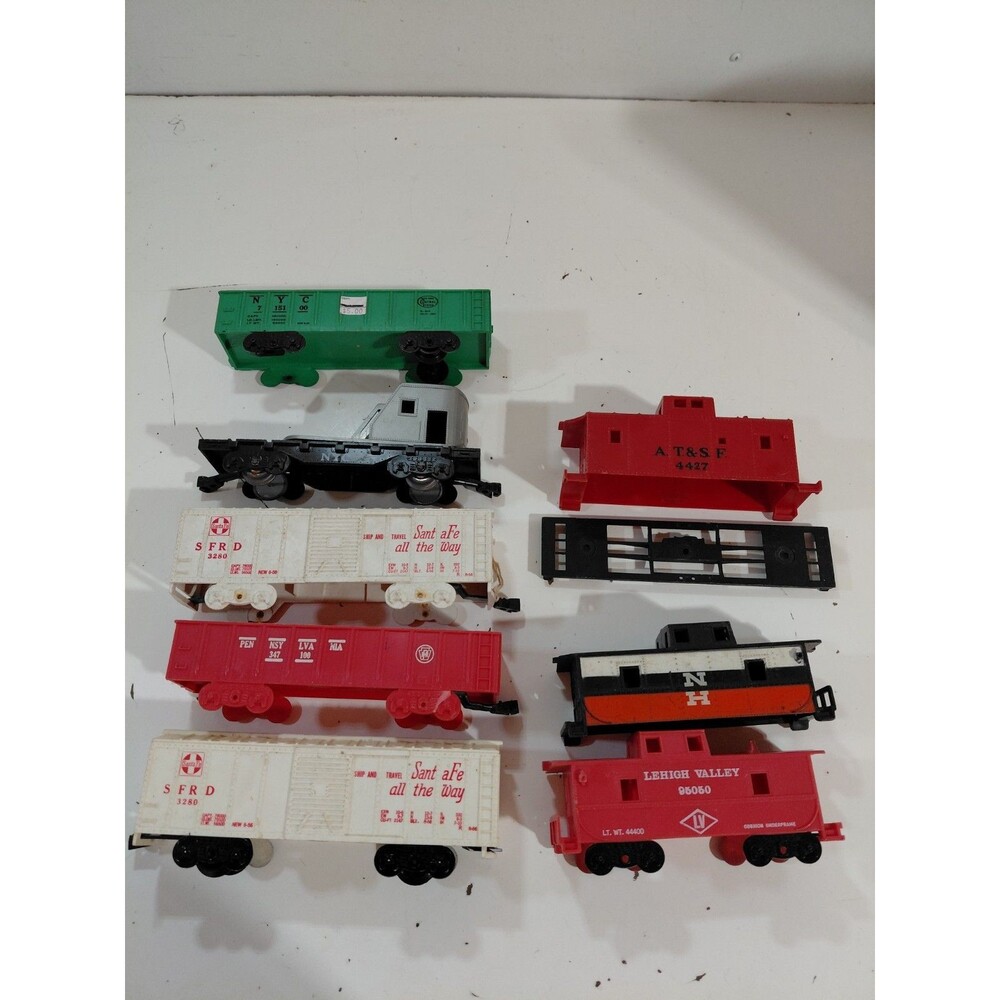 Marx O Gauge Model Railroad 4 Wheel Freight Car Junk Lot